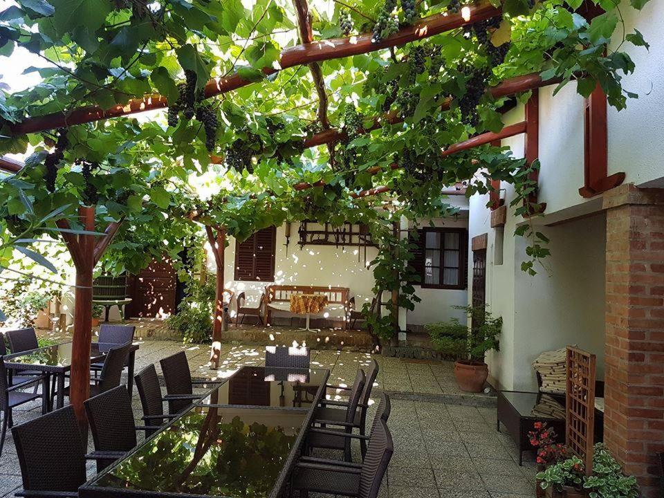 Bed and Breakfast Polgar Panzio à Villány Extérieur photo